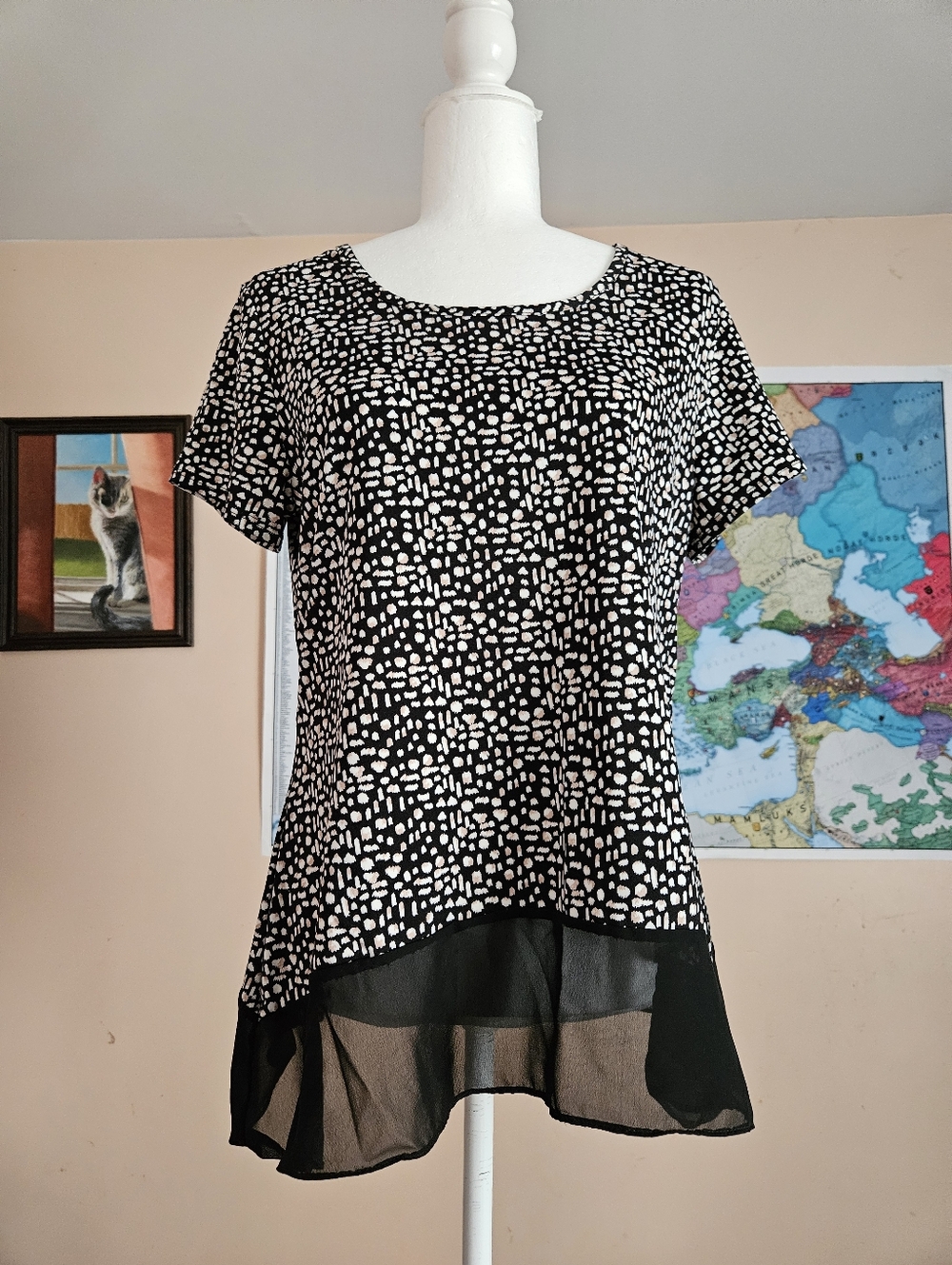 Notations Petite PM Black Cream Printed Short Sleeve Top with Sheer Hem